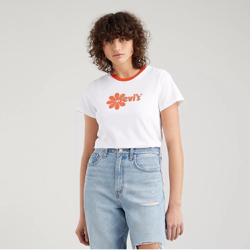 Levi’s Jodie T- Shirt in White & Red - Picture 4 of 8